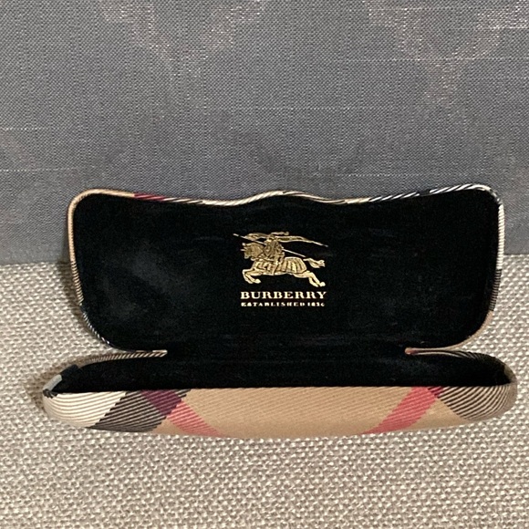 2pc Burberry’s Bundle - Picture 5 of 7